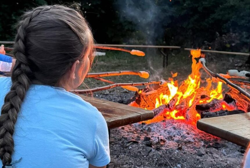 Tag 5 – Dorfrallye, Stockbrot und Partyabend